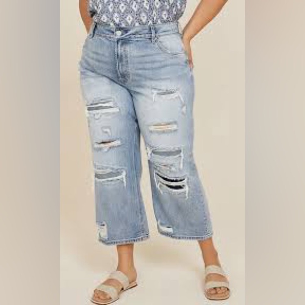 Light Wash Distressed Wide-Leg Women’s Jeans